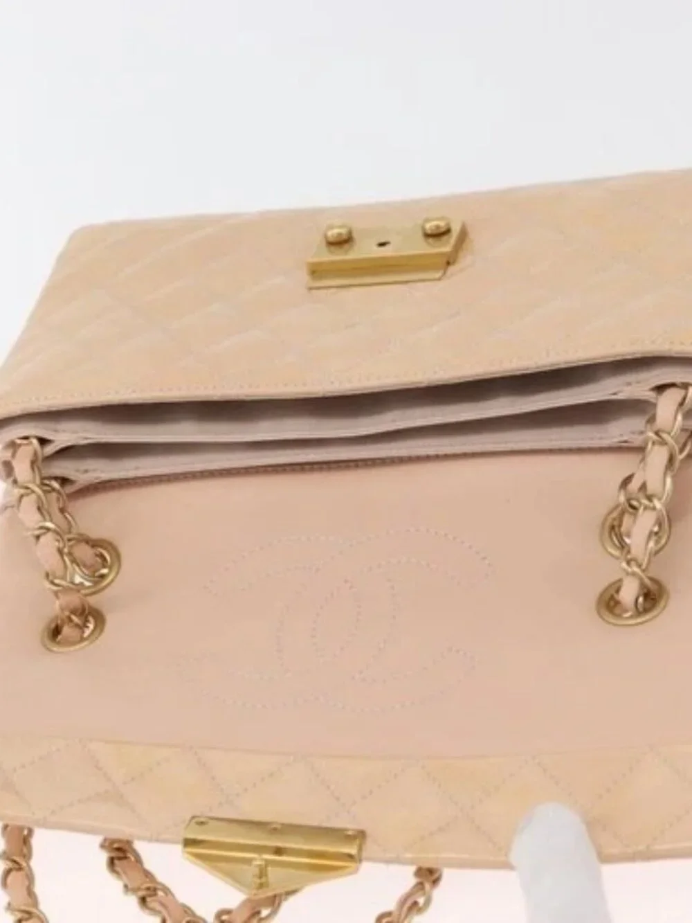 CHANEL Matelasse Chain Shoulder Bag Patent leather Beige Gold CC Auth 179868A